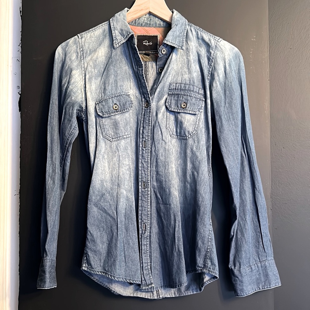 Rails chambray top